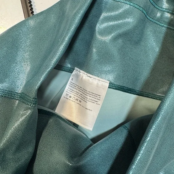 Lululemon Wunder Train High-Rise Tight 25" *Foil EUC Size 6 - Picture 8 of 9